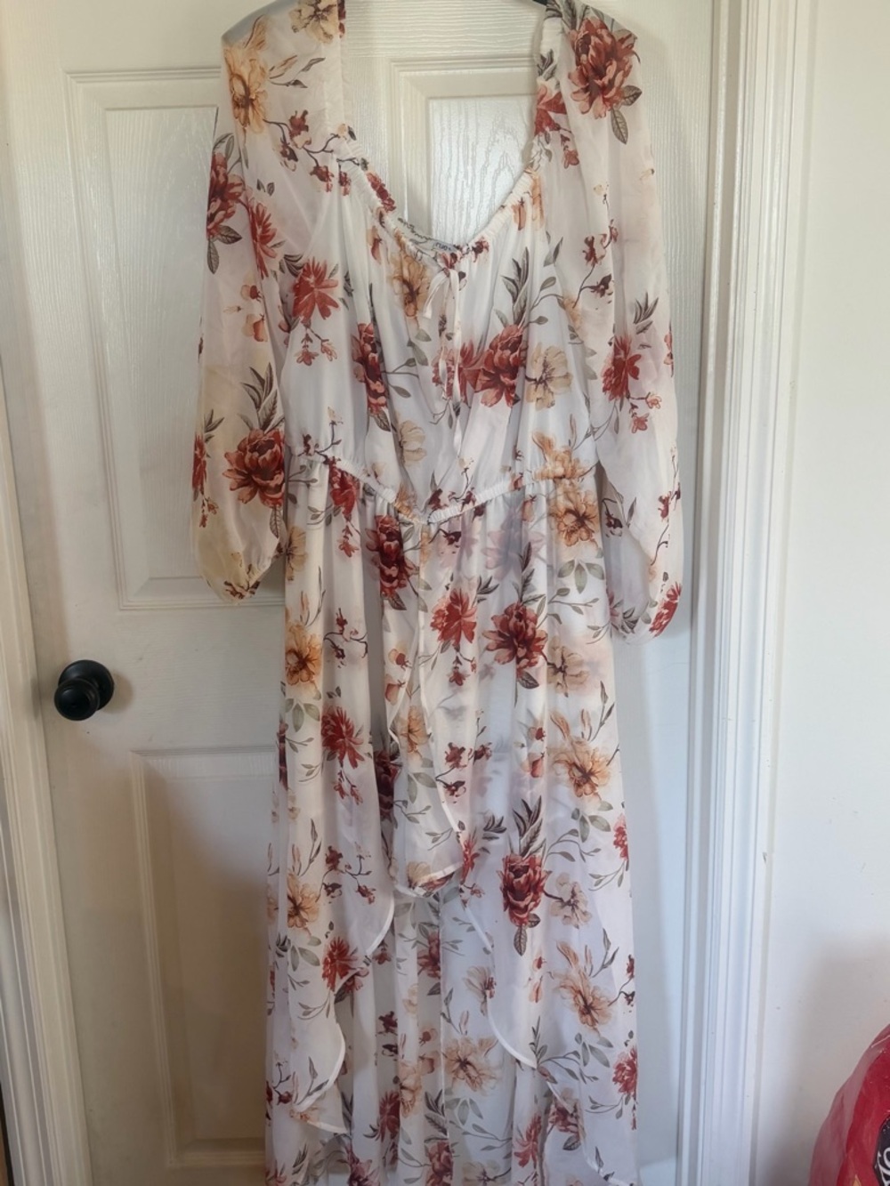 Plus size Rue21 Ivory Maxi Dress with Rust and Mustard Floral Print. Size 2x